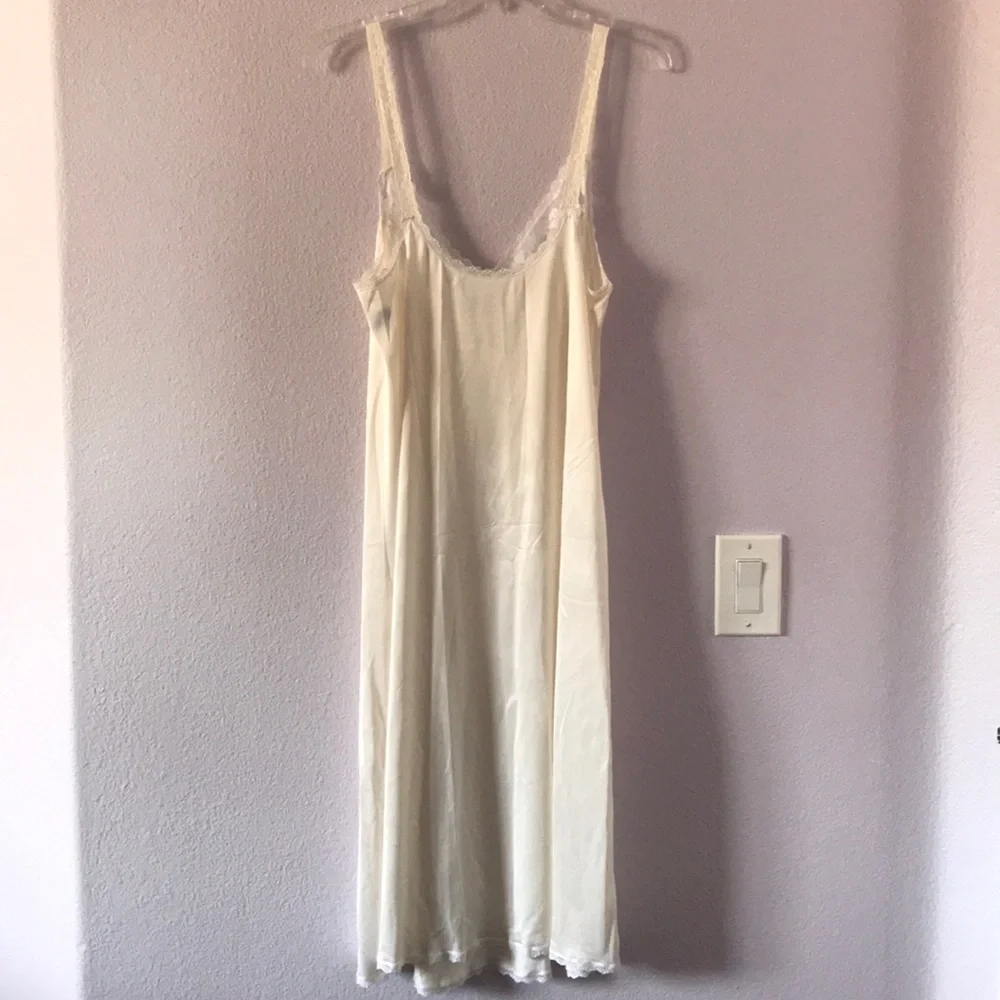 Vintage white slip - Picture 7 of 9